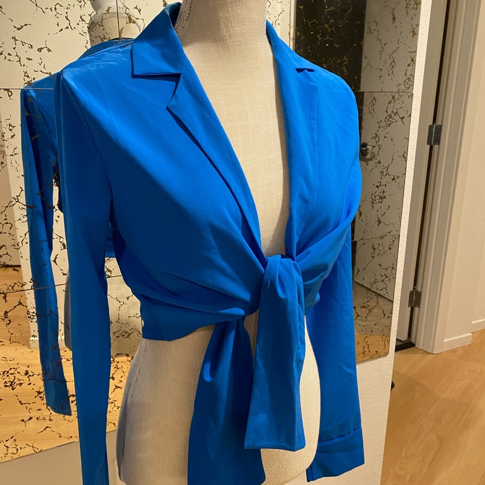 Lux LA tie crop top blouse
